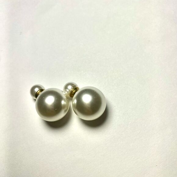 Faux pearl two-way earrings - Picture 3 of 4